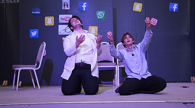 DÜNYA TİYATROLAR GÜNÜNDE ÇAN BELEDİYESİ'NDEN MUHTEŞEM İKİ OYUN