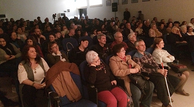 Dünya Tiyatrolar Gününde Seyirci Sahnedeki Yerini Aldı