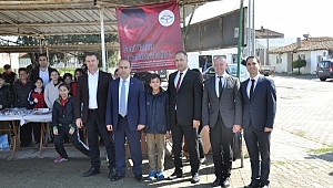 Öğrenciler, Mehmetçik Vakfı Yararına Kermes Düzenledi