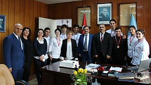 Öğrenciler Mutfak Günleri Yarışması'ndan Ödüllerle Döndü