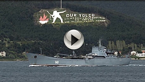 Askeri araç yüklü Rus savaş gemisi Çanakkale Boğazı'ndan geçti