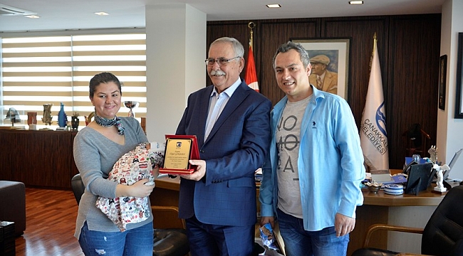 Başkan Gökhan'a Fahri Dedelik Sertifikası