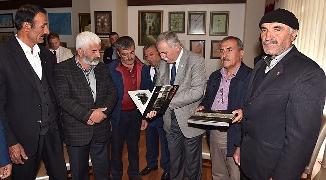 Başkan Gökhan, Malatyalı Muhtarlarla Bir Araya Geldi