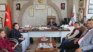 Başkan Yavaş koltuğunu çocuklara devretti