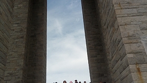 Bayramiçli Öğrencilerden Okuma Projesi