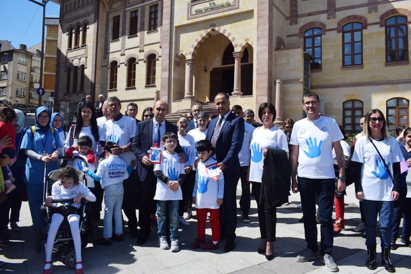 Biga'da 2 Nisan Dünya Otizm Farkındalık Günü etkinliği