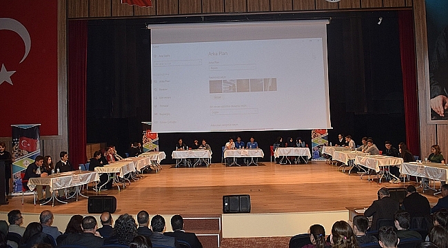 Biga'da İstiklal Marşı'nı değiştirdiler