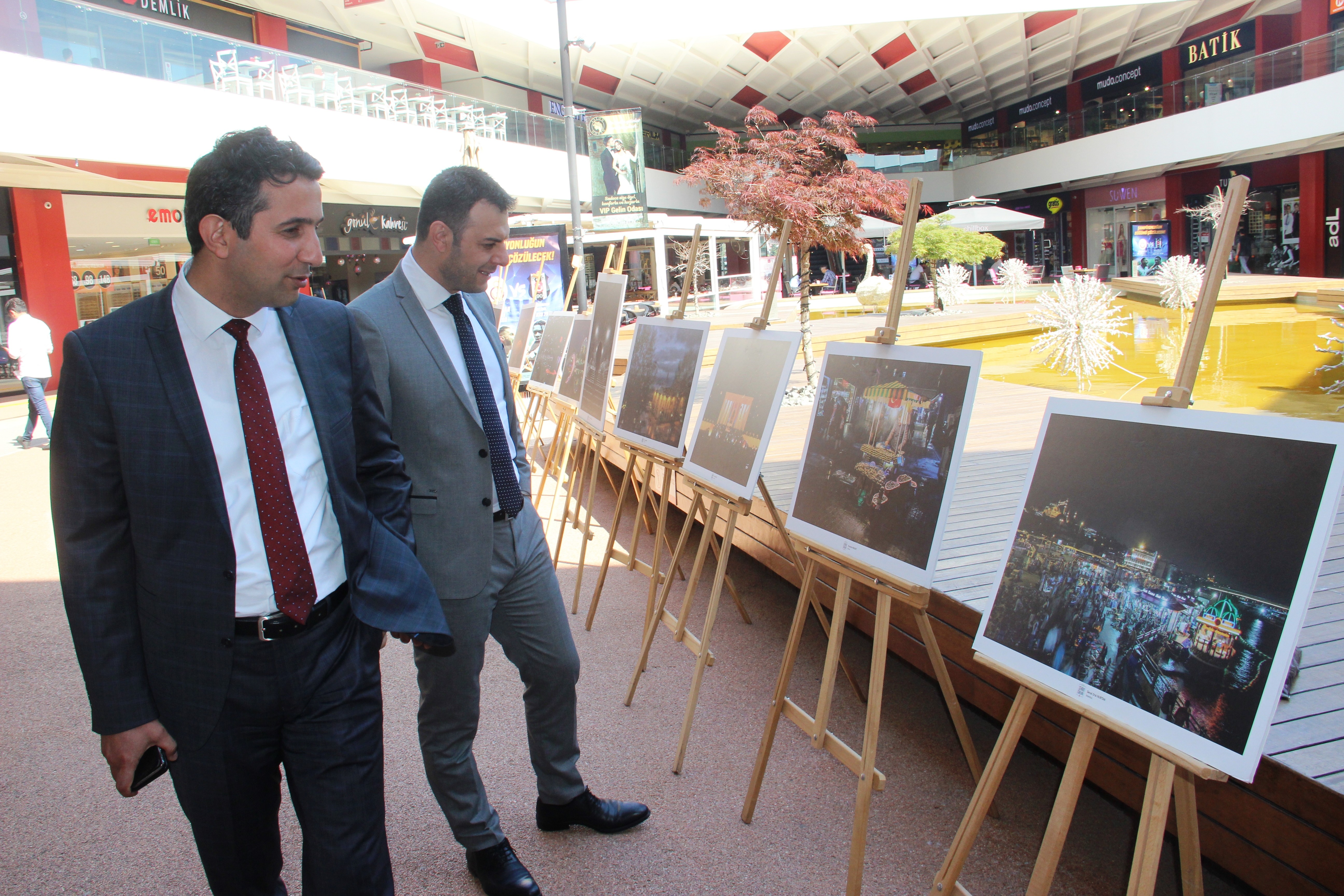 Çanakkale'de 'Şehrin Işıkları' sergilendi