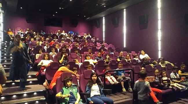 Çocuklar Sinemada GESTAŞ'ın Misafiri Oldu