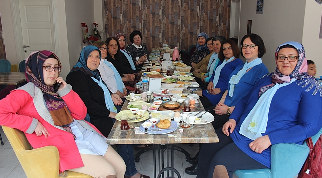 İYİ Parti Çan Kadınları Kahvaltıda Buluştu