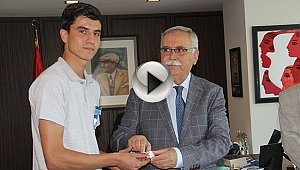 Küçük kızı ölümden son anda kurtaran personel ödüllendirildi