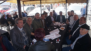 Lapseki'de Alparslan Türkeş Hayrına Lokma Dağıtıldı