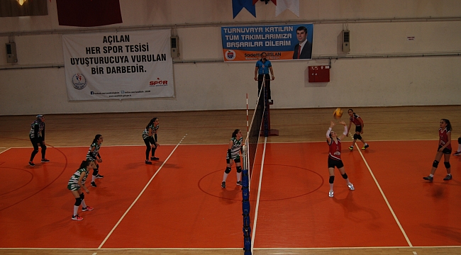 Midivoleybolda Şampiyon Bayramiç