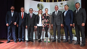 Pelin Çift ve Prof. Dr. Tufan Gündüz ile 'Çanakkale'den Milli Mücadeleye'