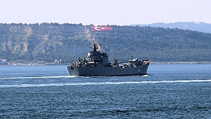 Rus savaş gemileri Çanakkale Boğazı'ndan aynı anda geçti