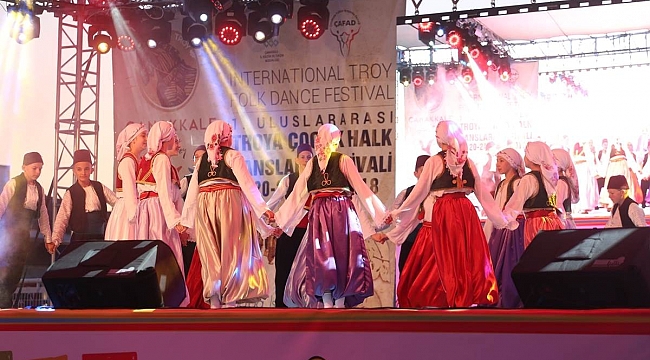 Troya Yılında, 1. Uluslararası Troya Çocuk Halk Dansları Festivali Fırtınası Esti