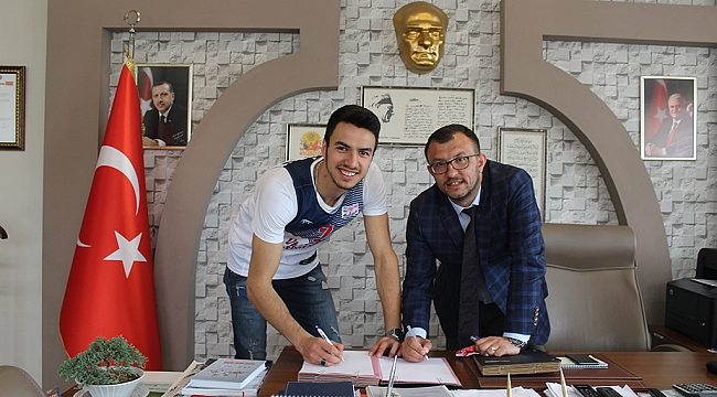 Umurbey Belediyesporyeni Transferlerini Tanıttı