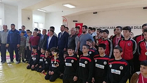 Umurbey Güreş Takımı Şampiyon