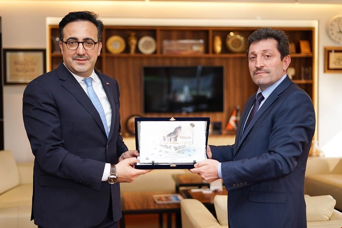 Vali Tavlı'dan Türk Hava Yollarına ziyaret