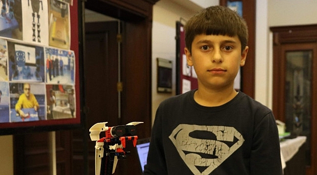 5. Sınıf Öğrencisinin Yılan Robotu Kampa Damga Vurdu