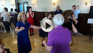 Anneler Derneğinden Anlamlı Kutlama