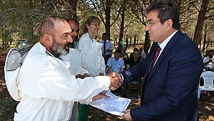 Bozcaada'da arı üreticilerine sertifikaları törenle dağıtıldı