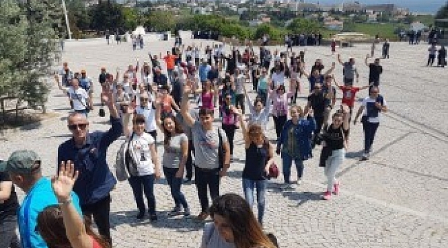 Bulgaristan'da yaşayan çocuklar tarihi yerinde görüp öğrendiler