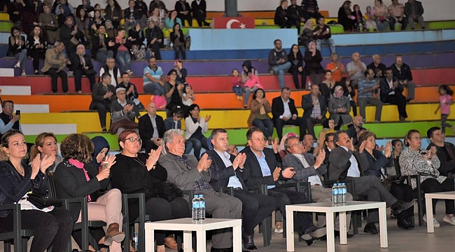 Çan'da Etili Seramik Yeşilçam Gecesi Halk Konseri Gerçekleştirildi