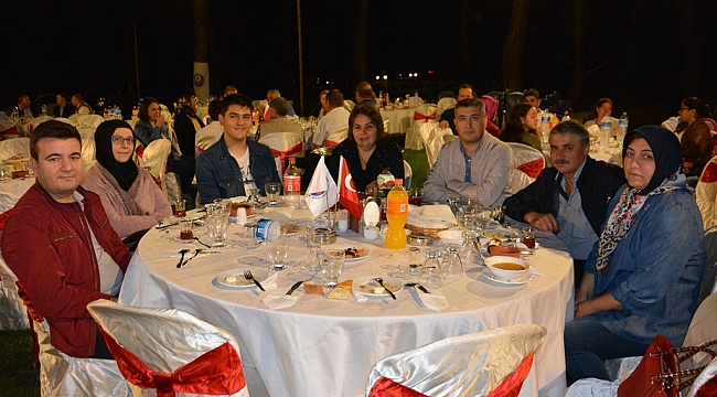 ÇTSO Bayramiç'te Düzenlenen İftar Yemeğinde Üyeleriyle Buluştu