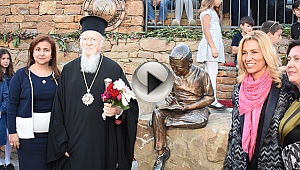 Fener Rum Patriği Bartholomeos'un okuduğu ilkokula heykeli yaptırıldı
