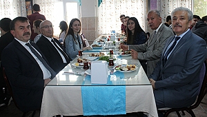 İl Millî Eğitim Müdürü Osman Özkan Çanakkale Anadolu Lisesi 12. sınıf öğrencileriyle kahvaltıda buluştu