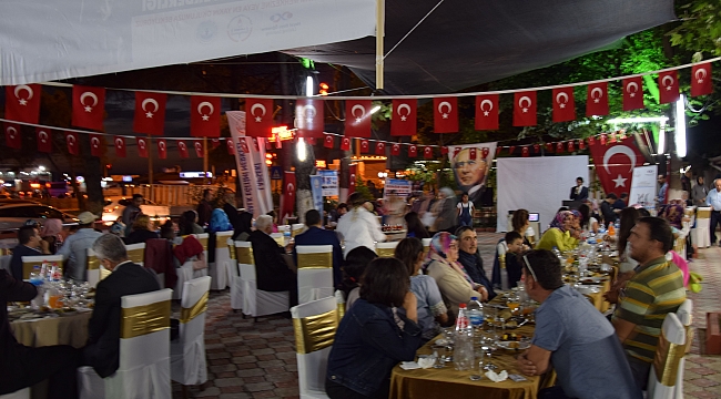 Lapseki'de okuryazarlık seferberliğinde başarılı olan kursiyerler belgelerini aldı