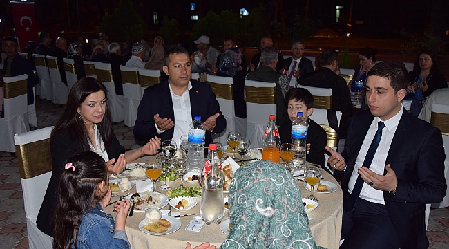 Lapseki'de şehit ve gazi aileleri iftar programında buluştu
