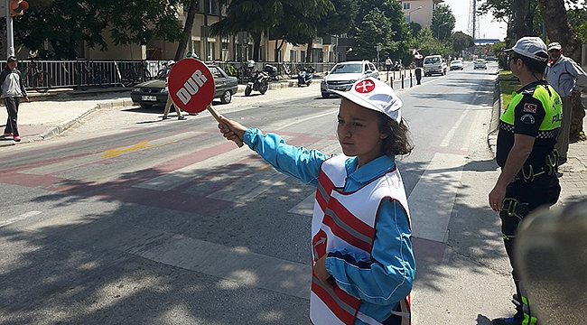 "Okul geçidi görevlisi eğitimi" gerçekleştirildi