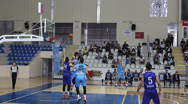 Umurbey Belediyespor en iyi dördüncü olarak Batman'a gidiyor