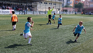 15 Temmuz Demokrasi Zaferi ve şehitleri etkinliği kapsamında "koşabiliyorken koş futbol şenliği" düzenlendi