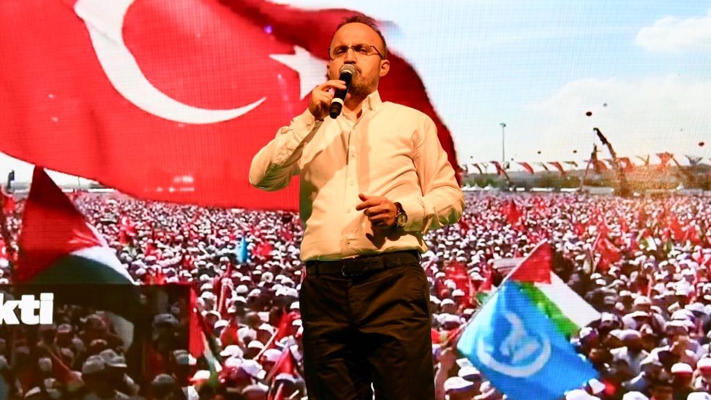 AK Parti'den kordon boyunda 10 bin kişilik iftar