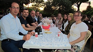 Biga'da Güleçköy Köyü Muhtarlığı bin kişiye iftar yemeği verdi
