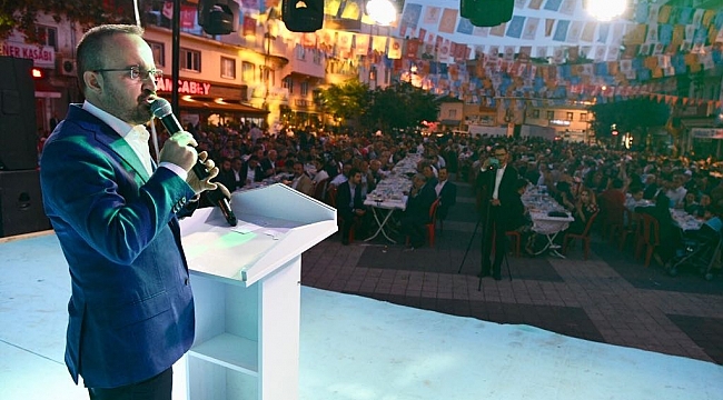 Bülent Turan, orucunu hemşehrileriyle birlikte açtı