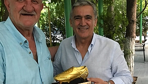 Efsaneler Hep Yaşar!