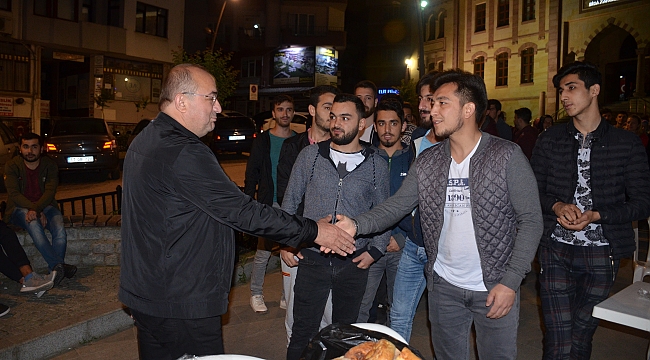 Gider, Gençlerle Buluştu
