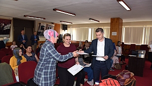 Girişimci kadınlar belgelerini Başkan Kuzu'dan aldı
