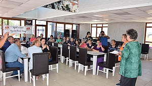 Lapseki'de Hayvan Hakları Koruma Kanununa destek