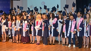Sağlık Hizmetleri MYO Mezuniyet Töreni gerçekleşti