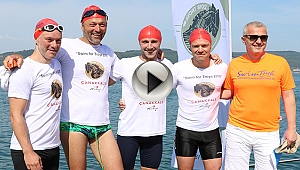 'Troya Yılı' için Boğazı yüzerek geçtiler