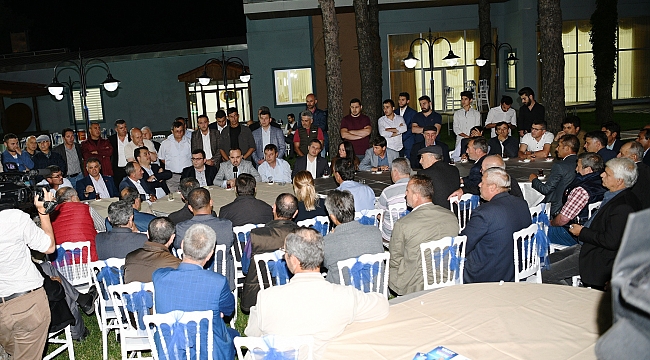 Turan Yenice'de iftarda vatandaşlarla bir araya geldi