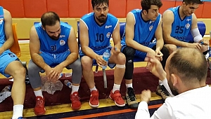 Umurbey Belediyespor çeyrek finalde