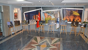 15 Temmuz Şehitlerini Anma, Demokrasi ve Milli Birlik Günü Fotoğraf Sergisi Valilikte Açıldı