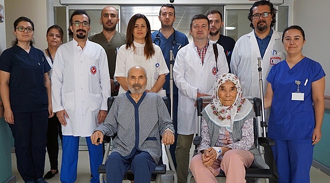 88 ve 86 Yaşındaki Hastalara TAVİ Yöntemi ile Kalp Kapağı Takıldı