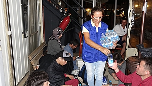 Botları Su Alan Mültecileri Sahil Güvenlik Kurtardı